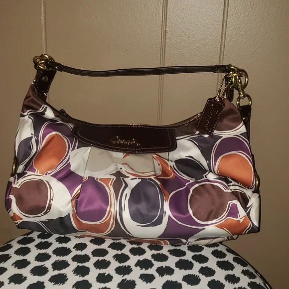 Coach Ashley Scarf Print Hobo  Handbag Purse. F20063 - Picture 1 of 2